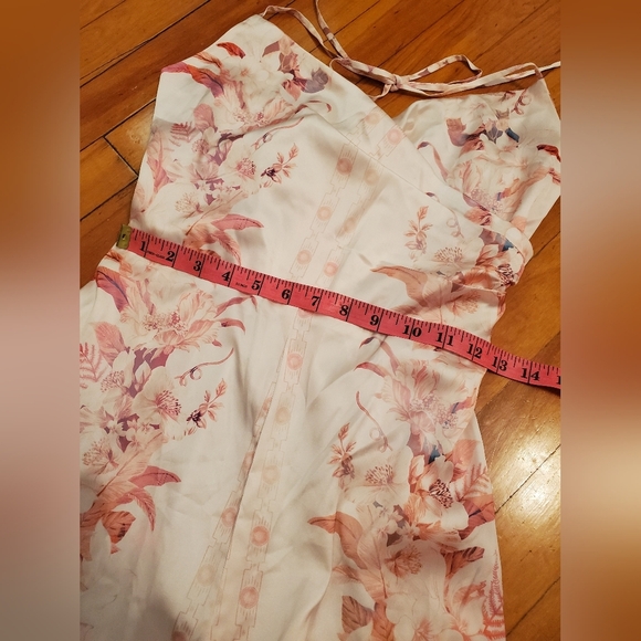 NWOT Guess floral satin jumpsuit. Faux wrap. Tie around neck. Wide leg. Size S. - Picture 8 of 16